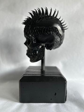 Punk black diamond Scull, sculpture art beschikbaar voor biedingen