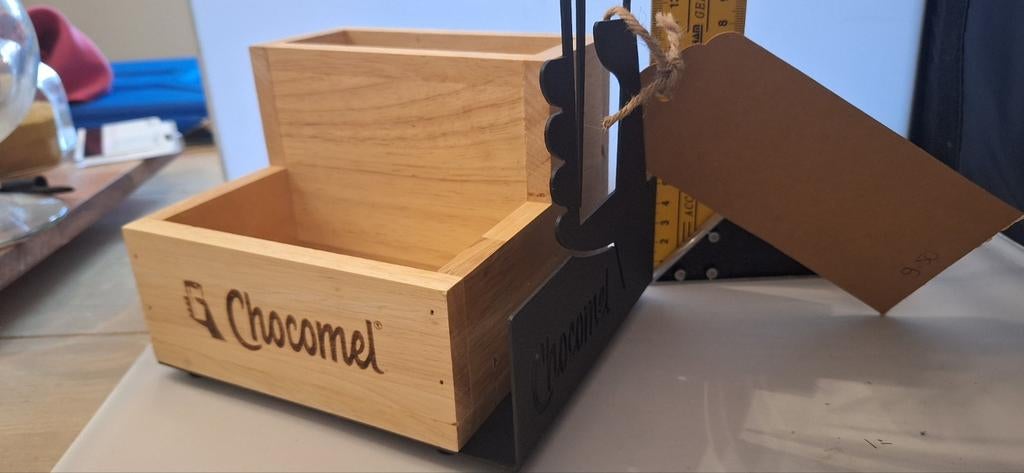 Chocomel tafelstandaard vilthouder krijtbordje (28.1), Verzamelen, Nutricia, Gebruiksvoorwerp, ., Nieuw