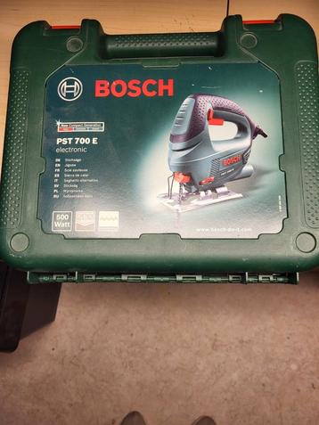 Bosch Decoupeerzaag PST 700 E compleet met zaagplaat. beschikbaar voor biedingen