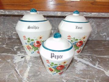 Brocante voorraadpotten in zeer goede staat beschikbaar voor biedingen