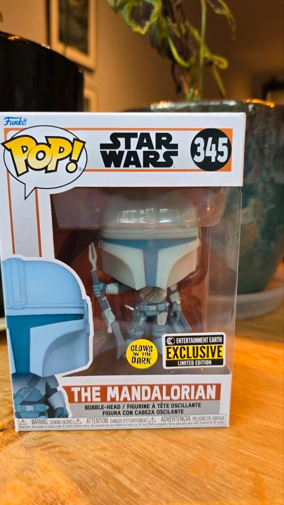 Funko Pop Mandalorian 345 EE Exclusive GITD - Nieuw!, Verzamelen, Poppetjes en Figuurtjes, Nieuw, Ophalen of Verzenden
