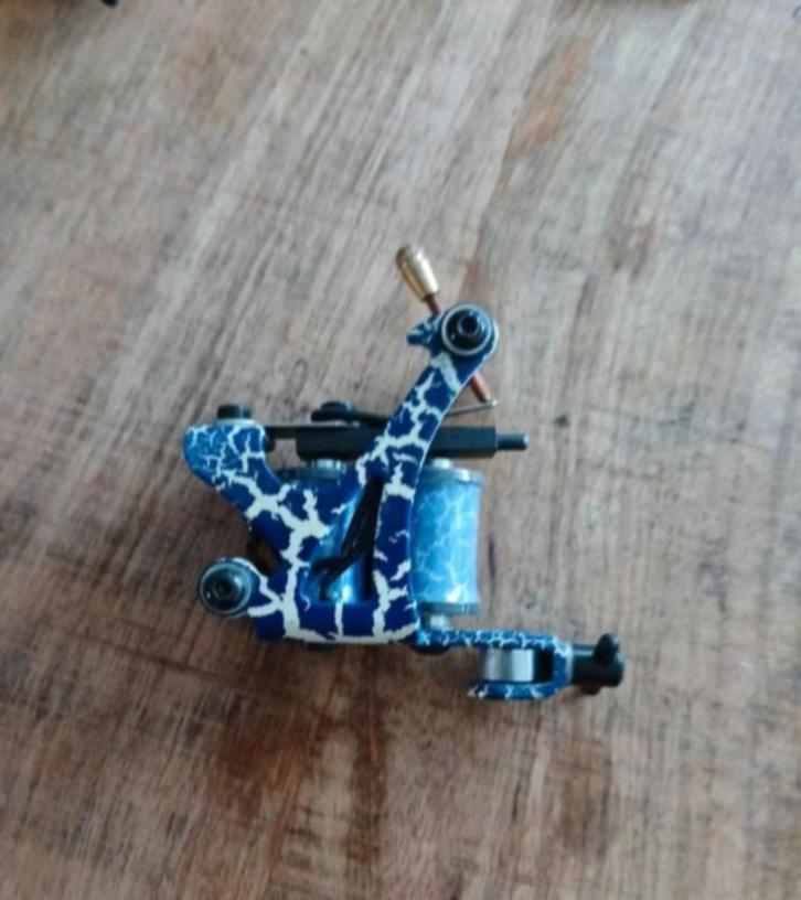 Solong Tattoo Coil Machine – Blauw/Wit, Hobby en Vrije tijd, Tekenen, Zo goed als nieuw, Overige typen, Ophalen of Verzenden