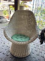 Duitse witte rotan loungestoel, jaren 70, Huis en Inrichting, Stoelen, Ophalen, Gebruikt, Drie, Wit