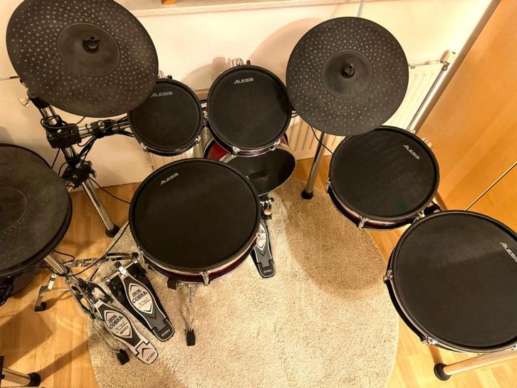 Alesis Strike Pro drumstel - Rood, Muziek en Instrumenten, Drumstellen en Slagwerk, Gebruikt, Overige merken, Elektronisch, Ophalen
