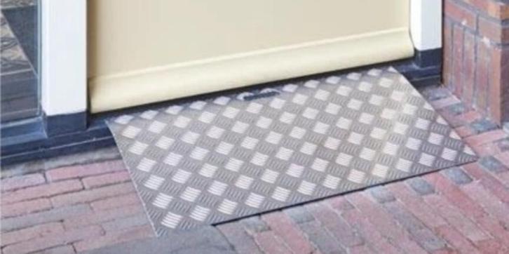 Drempelhulp aluminium (3 t/m 7 cm), Diversen, Verpleegmiddelen, Zo goed als nieuw, Ophalen of Verzenden