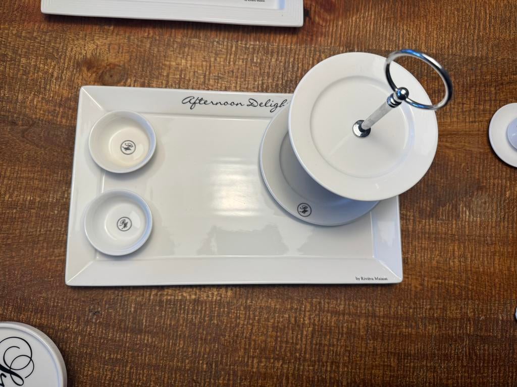 Te koop bord + etagiere Riviera Maison, Ophalen of Verzenden, Zo goed als nieuw