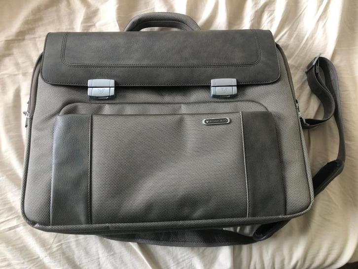laptop tas, Computers en Software, Laptoptassen, Zo goed als nieuw, Schoudertas, 15 inch, Ophalen of Verzenden