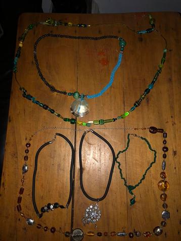 6 kralen kettingen beschikbaar voor biedingen