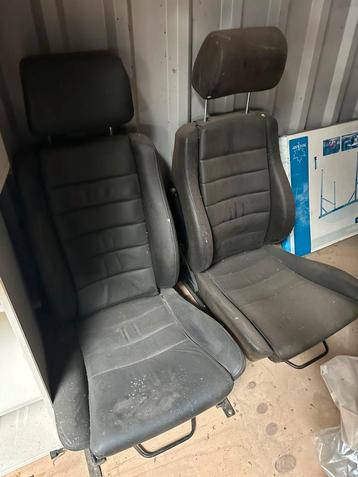 Land Rover Defender stoelen beschikbaar voor biedingen