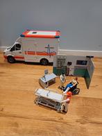 Bruder ambulance en ziekenhuis set, Hobby en Vrije tijd, Modelauto's | 1:87, Ophalen, Zo goed als nieuw, Bus of Vrachtwagen