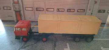 1.50 daf 2800 beschikbaar voor biedingen
