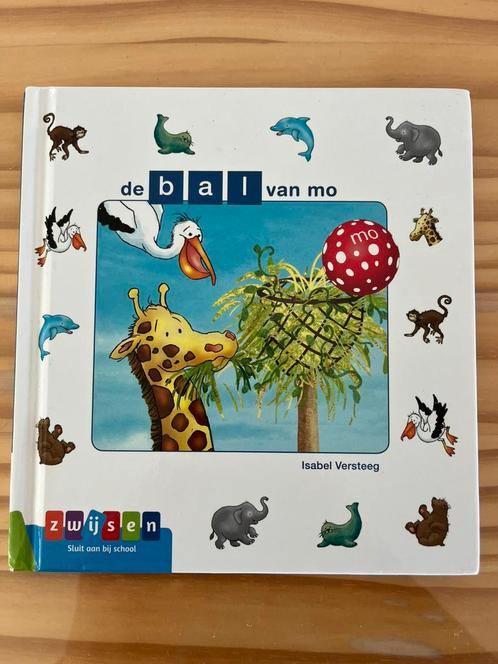 Isabel Versteeg - de bal van mo, Boeken, Kinderboeken | Kleuters, Zo goed als nieuw, Ophalen of Verzenden