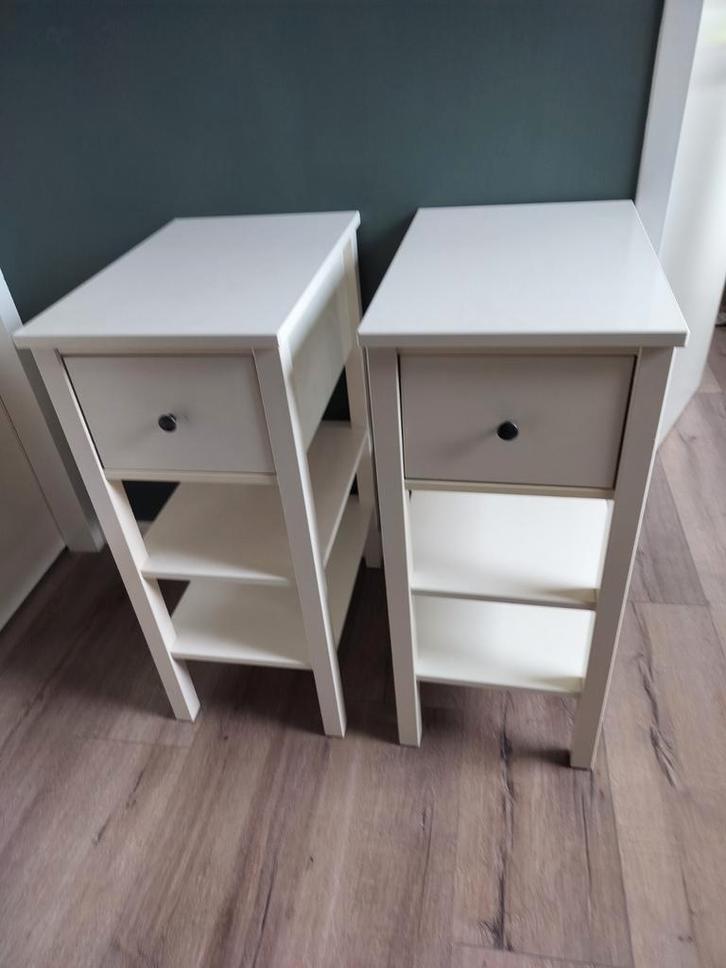 2x Hemnes Nachtkastjes IKEA voor €20,00, Huis en Inrichting, Slaapkamer | Nachtkastjes, Gebruikt, Minder dan 45 cm, Ophalen