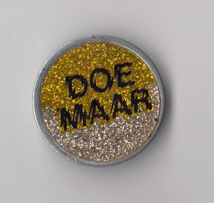 Doe Maar glimmende broche, Verzamelen, Speldjes, Pins en Buttons, Gebruikt, Speldje of Pin, Overige onderwerpen, Ophalen of Verzenden