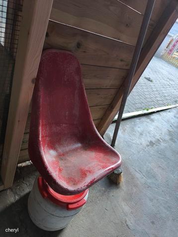Skelterzitje voor beschikbaar voor biedingen
