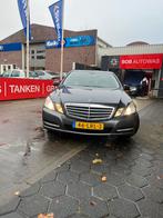 Mercedes-Benz E200cdi AUT 2010 een jaar apk 380000 nap, Auto's, Mercedes-Benz, Automaat, Zwart, 4 cilinders, Origineel Nederlands