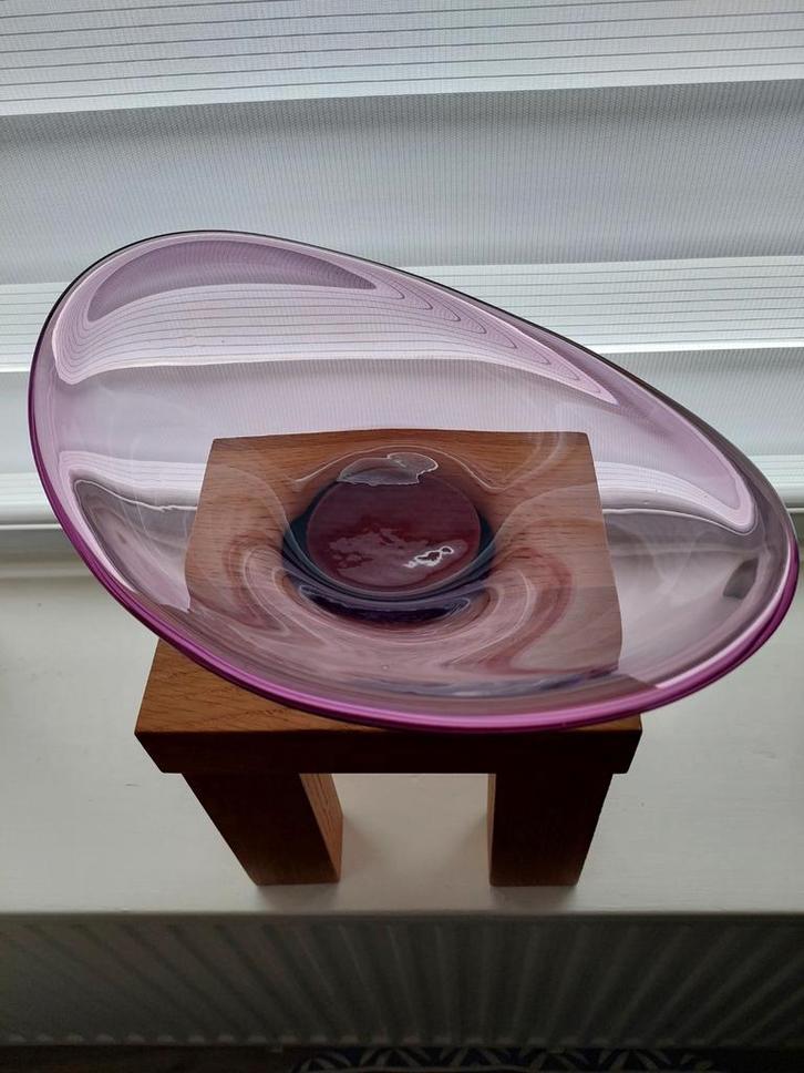 IKEA Schaal snits by Lotta Petterson Amethist, Huis en Inrichting, Woonaccessoires | Vazen, Zo goed als nieuw, Minder dan 50 cm