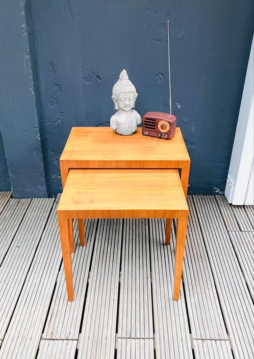 Mimiset van twee vintage bijzettafeltjes, Huis en Inrichting, Tafels | Bijzettafels, Zo goed als nieuw, Rechthoekig, 45 tot 60 cm