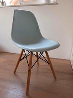 Blauwe Eamnes stoel (namaak), Huis en Inrichting, Stoelen, Ophalen, Kunststof, Blauw, Zo goed als nieuw