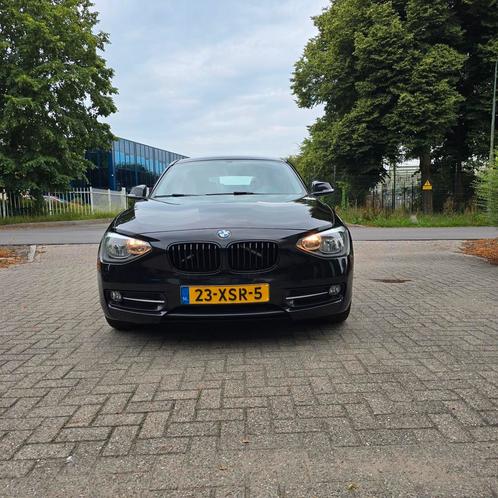 BMW 1-Serie 116i sport 100KW 5DR 2012 Zwart 116, Auto's, BMW, Bedrijf, 1-Serie, Benzine, B, Hatchback, Handgeschakeld, Origineel Nederlands