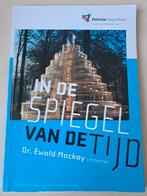 In de spiegel van de tijd (Dr. Ewald Mackay), Ophalen of Verzenden, Zo goed als nieuw, HBO