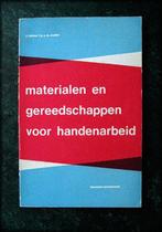 MATERIALEN en GEREEDSCHAPPEN voor HANDENARBEID, Verzenden, Zo goed als nieuw