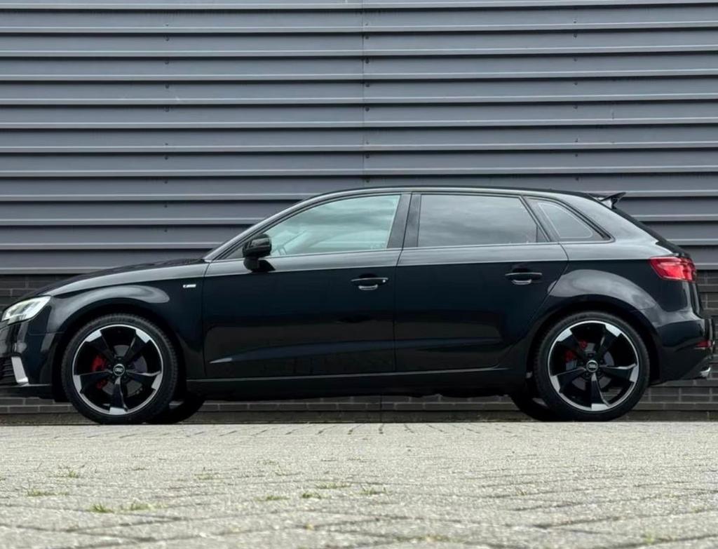 Audi A3 1.0 Tfsi Sportback 2017 Zwart S-Line carplay camera, Auto's, Audi, Stof, Euro 6, USB, Zwart