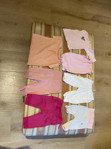 Babykleding beschikbaar voor biedingen