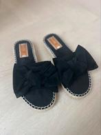 Slippers met suede strik mt 38, Ophalen, Zo goed als nieuw, Instappers