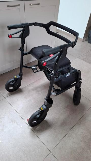 Rollator nexus3 met ruggesteun beschikbaar voor biedingen