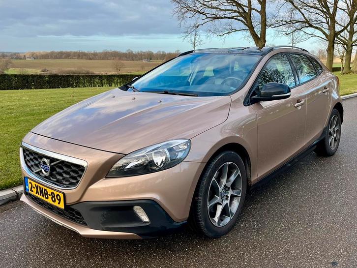 Volvo V40 Cross Country 1.6 Summum | Pano | Leder | Trekhaak, Auto's, Volvo, Particulier, V40, Diesel, B, Hatchback, Handgeschakeld