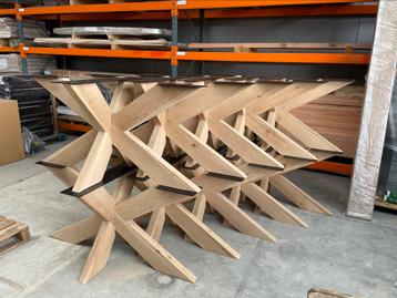 Massief eiken matrixpoten  voor een  eettafel  beschikbaar voor biedingen