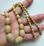 Oude toelopende kralen ketting: tagua noot / corozo, Sieraden, Tassen en Uiterlijk, Antieke sieraden, Ophalen of Verzenden, Overige materialen