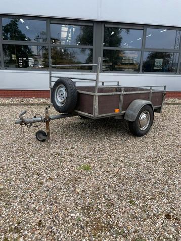 Nette aanhanger- rijbewijs vrij- incl reservewiel beschikbaar voor biedingen