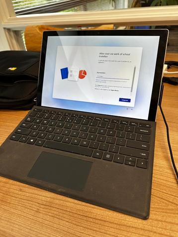 Microsoft Surface Pro 5 8GB / 256GB SSD | DEFECT ! beschikbaar voor biedingen