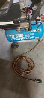 Compressor blauw, Doe-het-zelf en Verbouw, Compressors, 100 liter of meer, Ophalen of Verzenden, 200 tot 400 liter/min