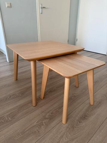 Ikea lisabo tafeltjes.