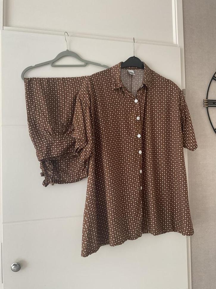 Super fijn 2-delig pak( Mt44/46). Z.g.a.n., Kleding | Dames, Jasjes, Kostuums en Pakken, Zo goed als nieuw, Maat 42/44 (L), Blauw