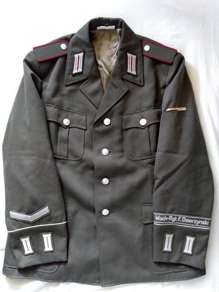 Zeldzame NVA DDR jas MfS Wachregiment met Ärmelpatten Stasi, Verzamelen, Militaria | Algemeen, Landmacht, Kleding of Schoenen