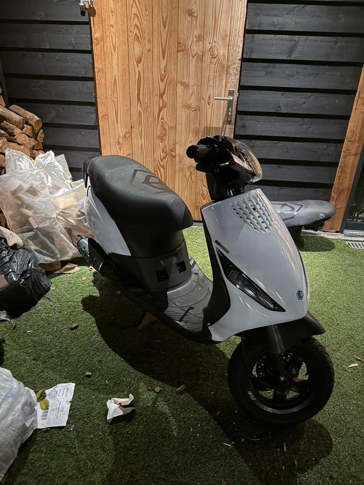 Zip 70 met gloednieuw blok, Fietsen en Brommers, Scooters | Piaggio, Zo goed als nieuw, Zip, Tweetakt, Ophalen of Verzenden