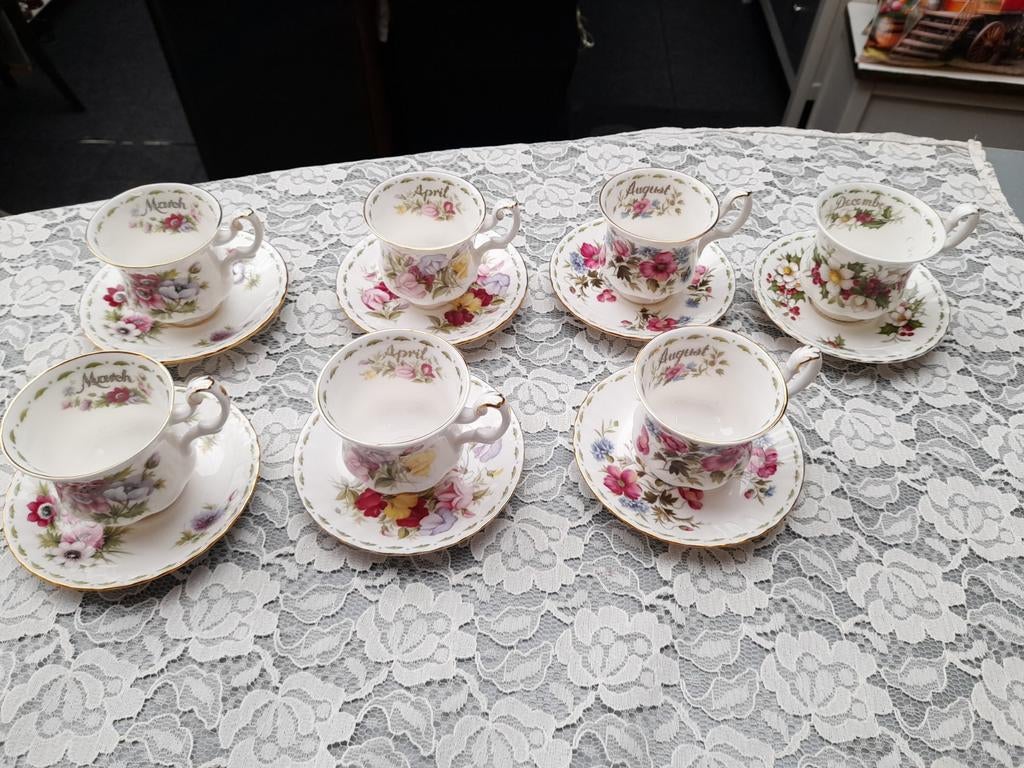 Royal albert flower of the month dames kopjes 25.00 p.s, Ophalen of Verzenden