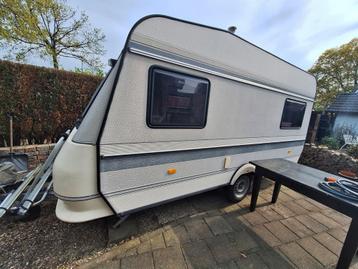 Hobby Classic420 Caravan incl voortent luifel inventaris  beschikbaar voor biedingen