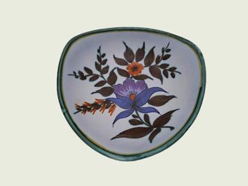 Gouda plateel schaal Iris vintage beschikbaar voor biedingen