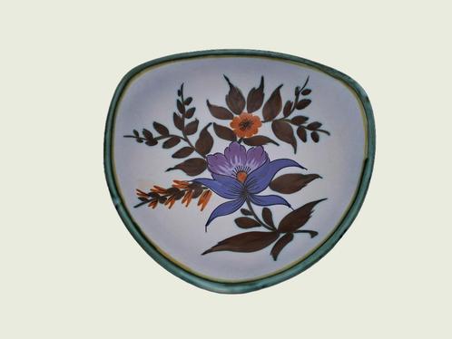 Gouda plateel schaal Iris vintage, Antiek en Kunst, Antiek | Keramiek en Aardewerk, Ophalen of Verzenden