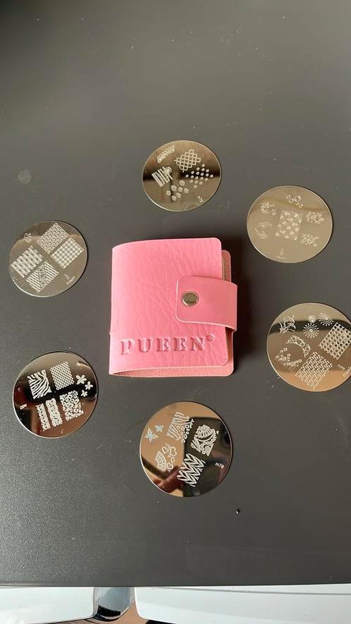 KONAD nagel sjablonen 6 stuks en opbergmapje, Sieraden, Tassen en Uiterlijk, Uiterlijk | Cosmetica en Make-up, Zo goed als nieuw