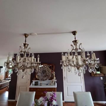 2 Antieke Kroonluchters - Prachtige Set beschikbaar voor biedingen