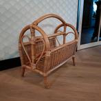 Rotan Lectuurmand met Hartvorm, Ophalen of Verzenden, Gebruikt