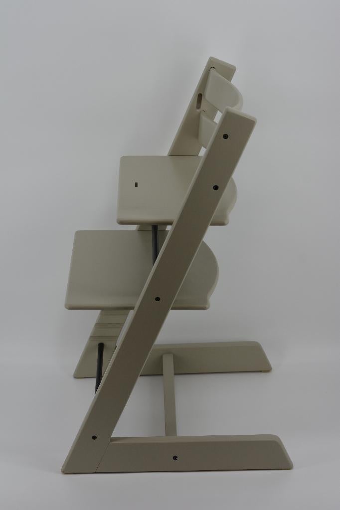 Stokke Tripp Trapp Taupe– Refurbished model, Kinderen en Baby's, Kinderstoelen, Verzenden, Zo goed als nieuw, Meegroeistoel, Gordel(s)