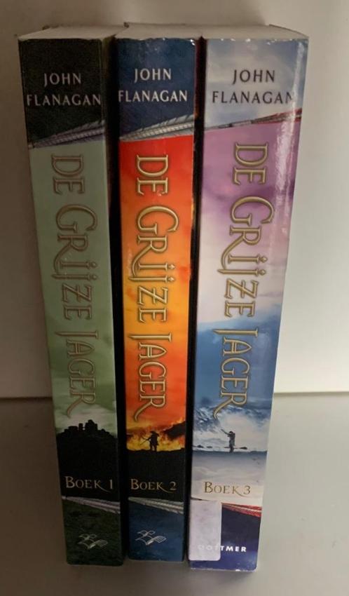 De Grijze jager deel 1 t/m 3, Boeken, Fantasy, Zo goed als nieuw, Ophalen of Verzenden