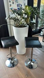 2 barkrukken zwart + chrome verstelbare hoogte, Huis en Inrichting, 2 krukken, Ophalen of Verzenden, Zo goed als nieuw, 60 tot 90 cm